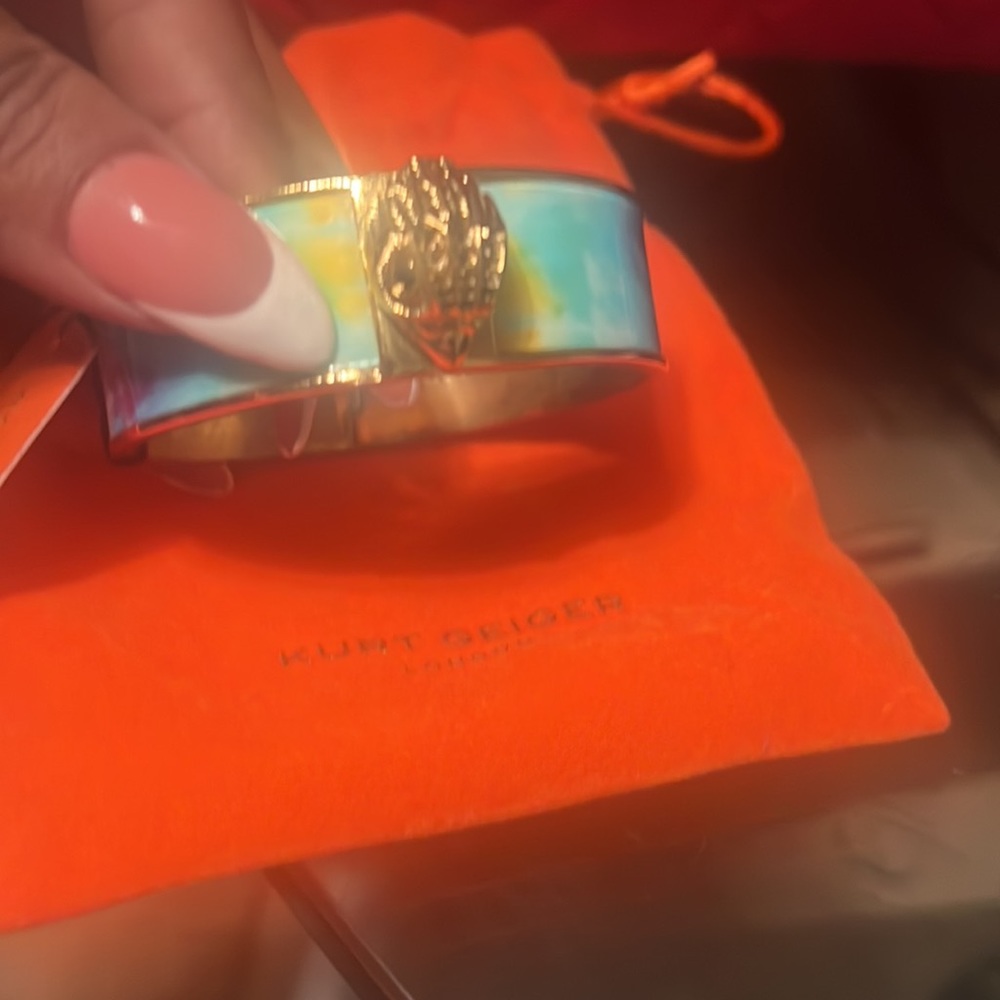 Bangle - Picture 2 of 4